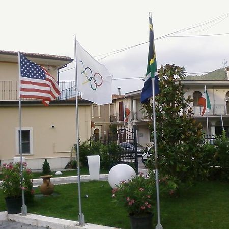 Hotel De Meis Capistrello ภายนอก รูปภาพ