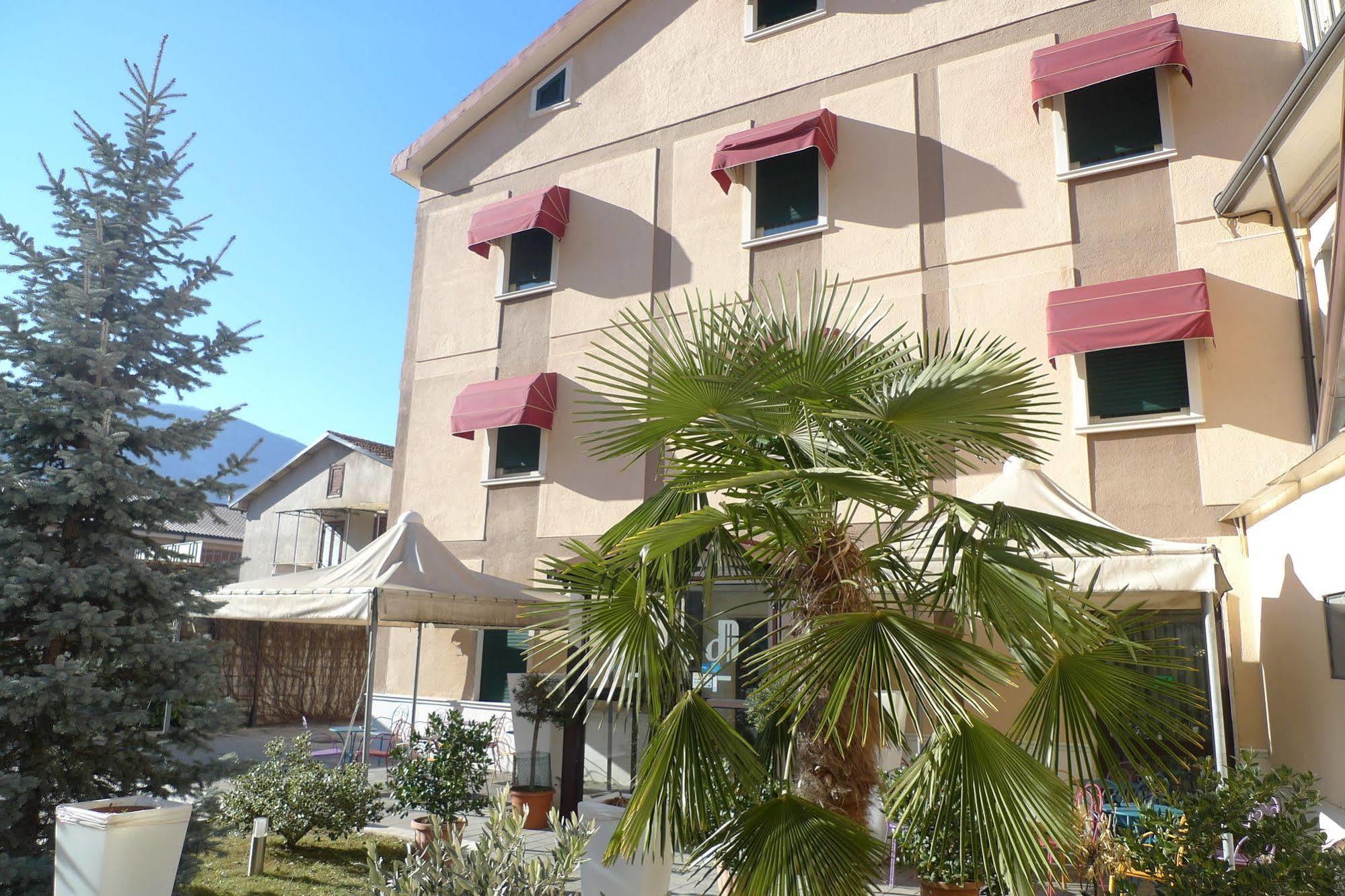 Hotel De Meis Capistrello ภายนอก รูปภาพ