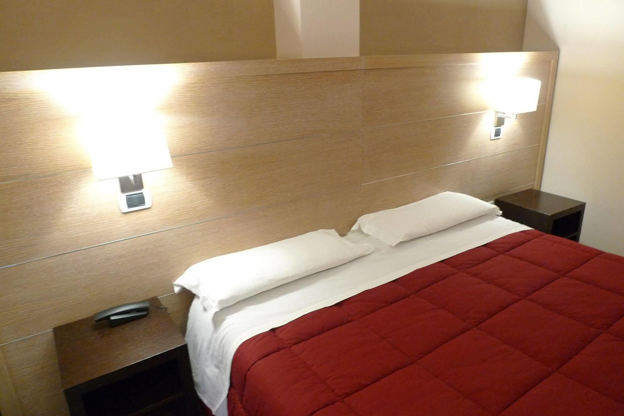 Hotel De Meis Capistrello ภายนอก รูปภาพ